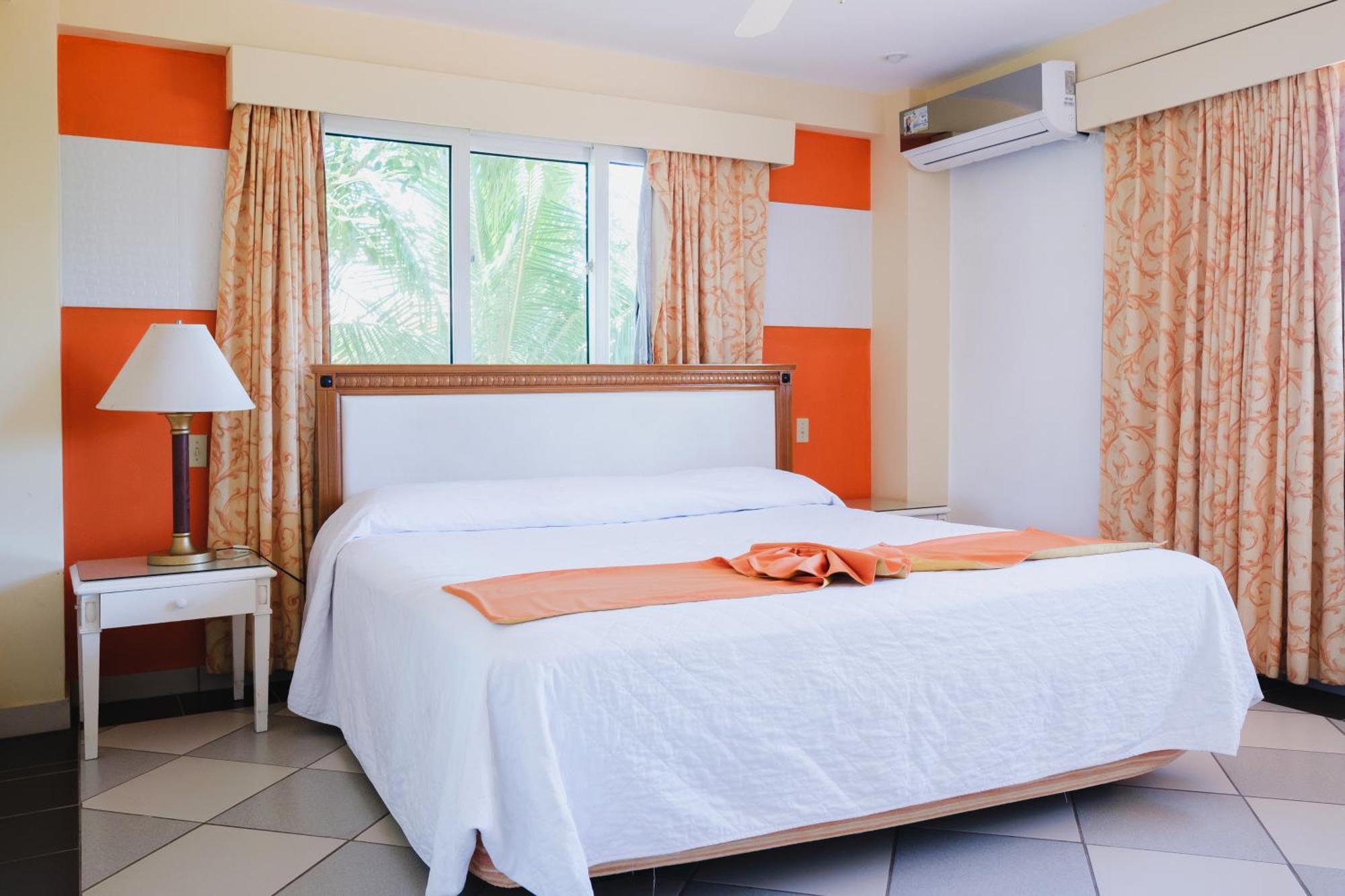 Las Olas Beach Resort La Barqueta Kültér fotó