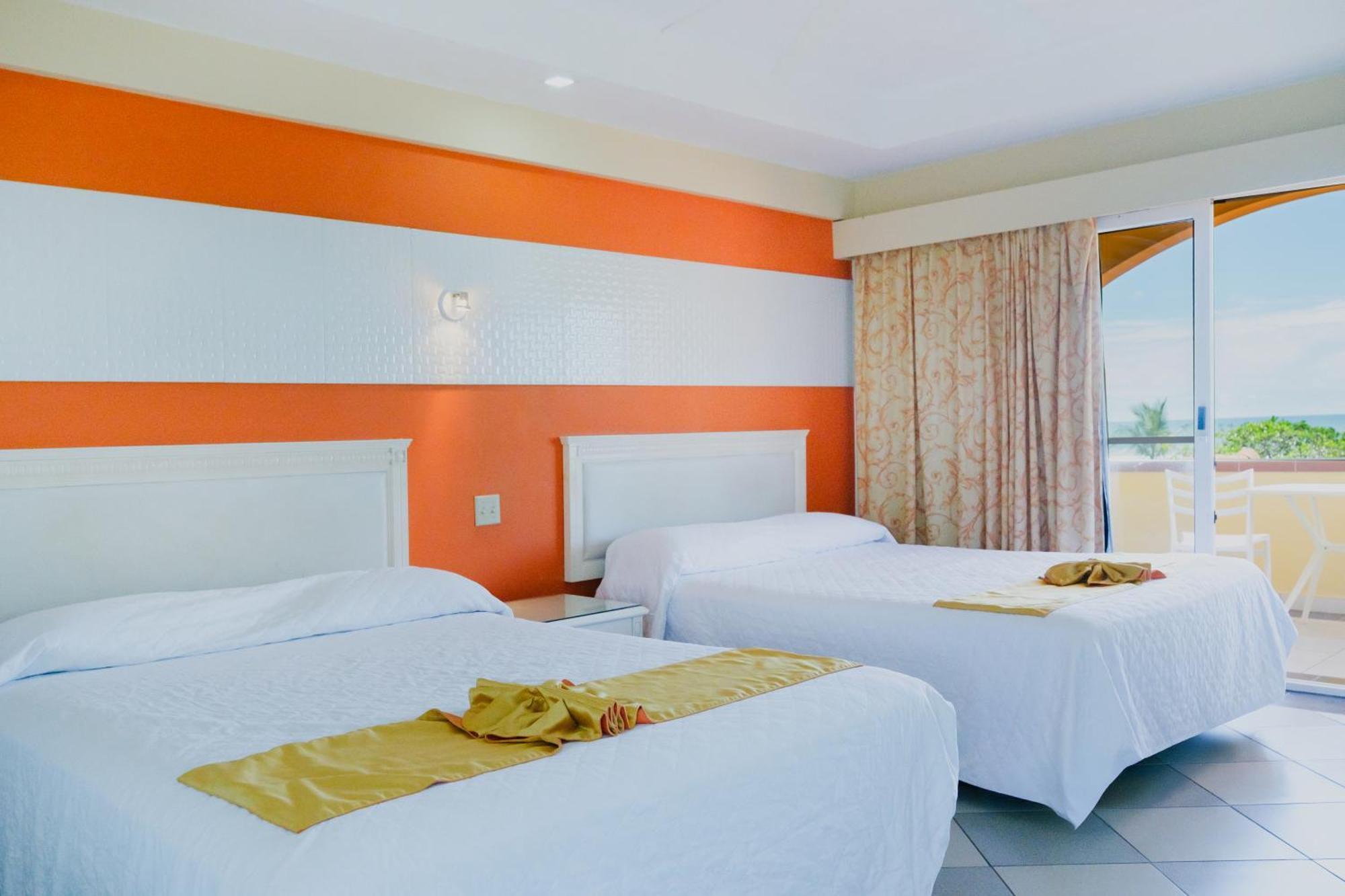 Las Olas Beach Resort La Barqueta Kültér fotó